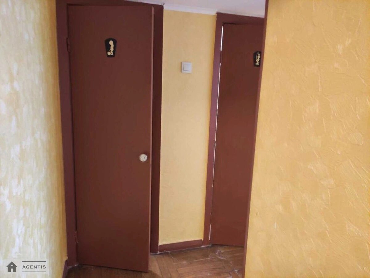 Здам квартиру 3 кімнати, 86 m², 8 пов./9 поверхів. 38, Предславинська 38, Київ. 