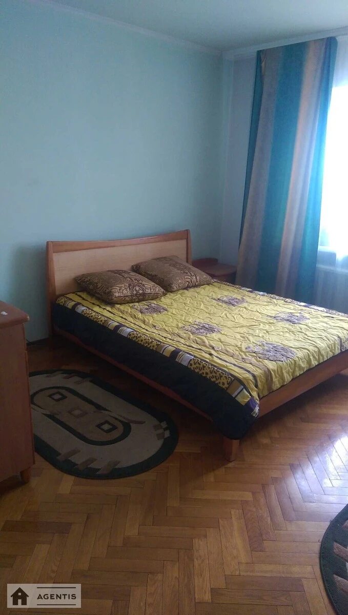 Apartment for rent 3 rooms, 84 m², 13th fl./18 floors. 31, Dragomanova 31, Kyiv. 