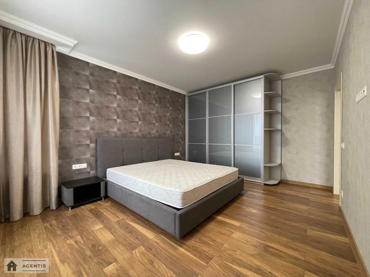 Сдам квартиру 2 комнаты, 61 m², 21 эт./25 этажей. 1, Заречная 1, Киев. 