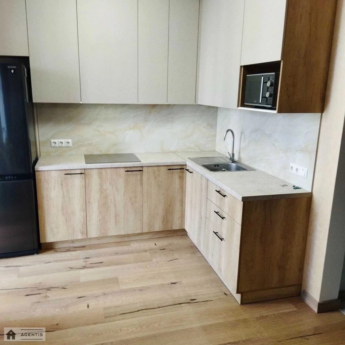 Сдам квартиру 1 комната, 37 m², 7 эт./27 этажей. 2, Вишняковская 2, Киев. 