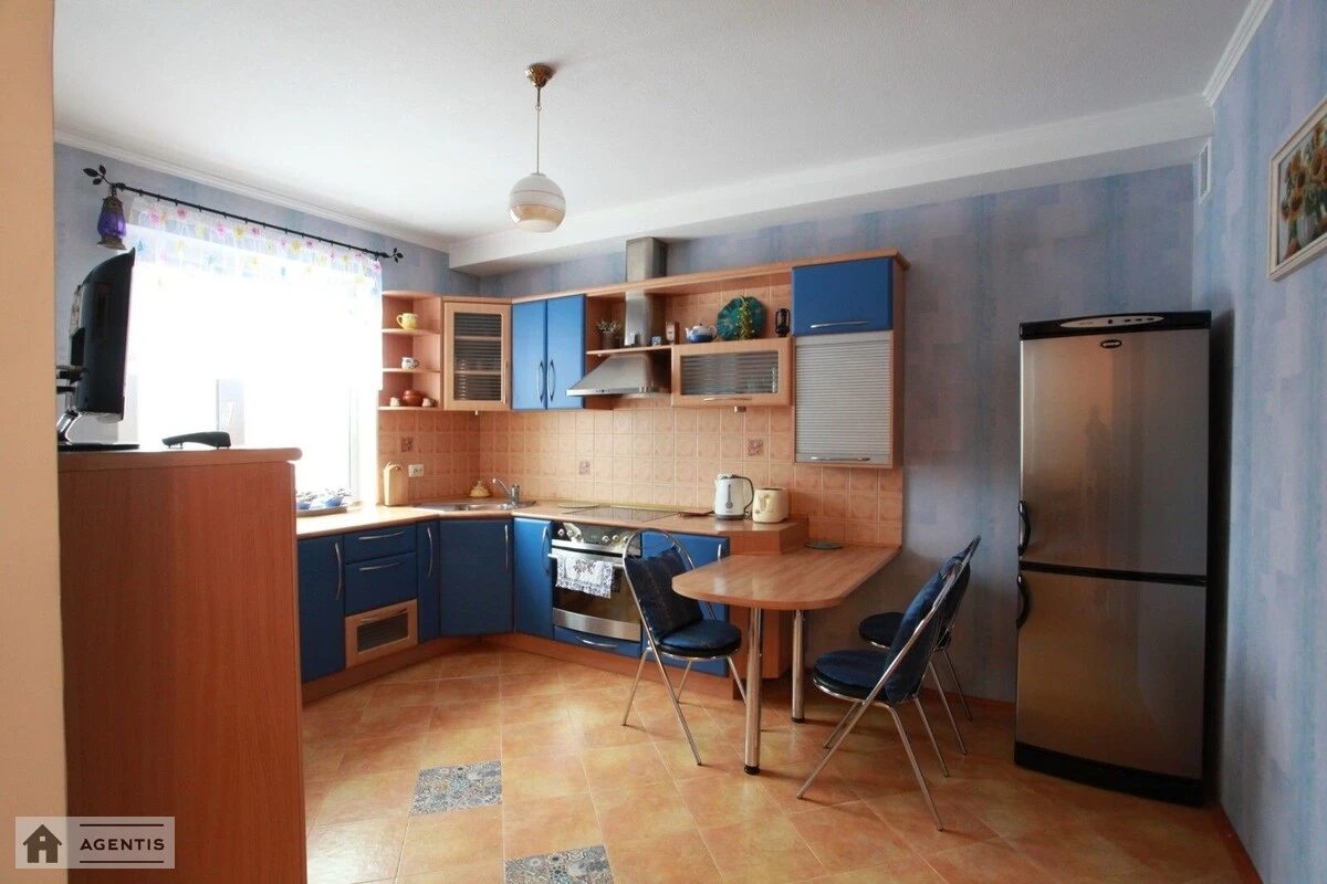 Apartment for rent 2 rooms, 71 m², 11th fl./16 floors. 12, Dragomanova 12, Kyiv. 