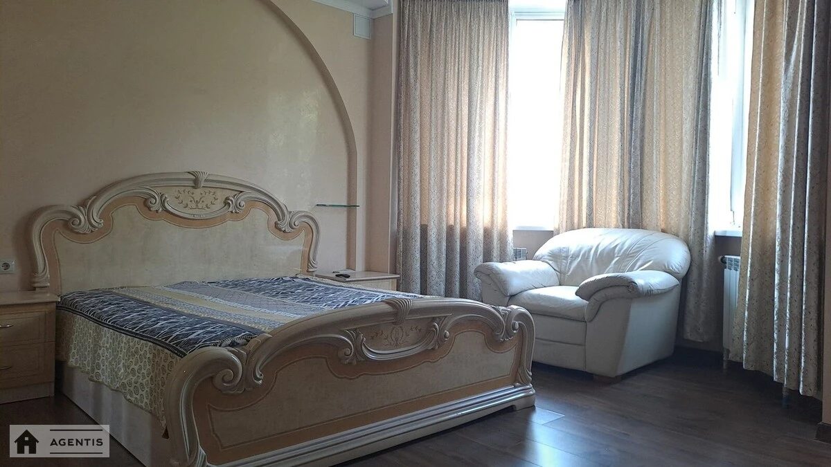 Apartment for rent 2 rooms, 70 m², 4th fl./9 floors. Svyatoshynskyy rayon, Kyiv. 