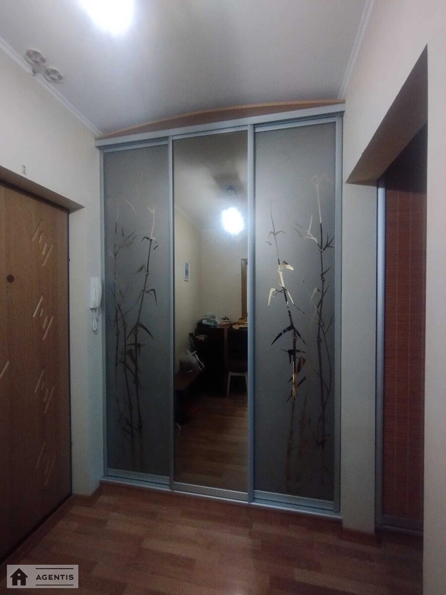 Apartment for rent 1 room, 45 m², 7th fl./16 floors. 2, Ivana Pulyuya vul., Kyiv. 