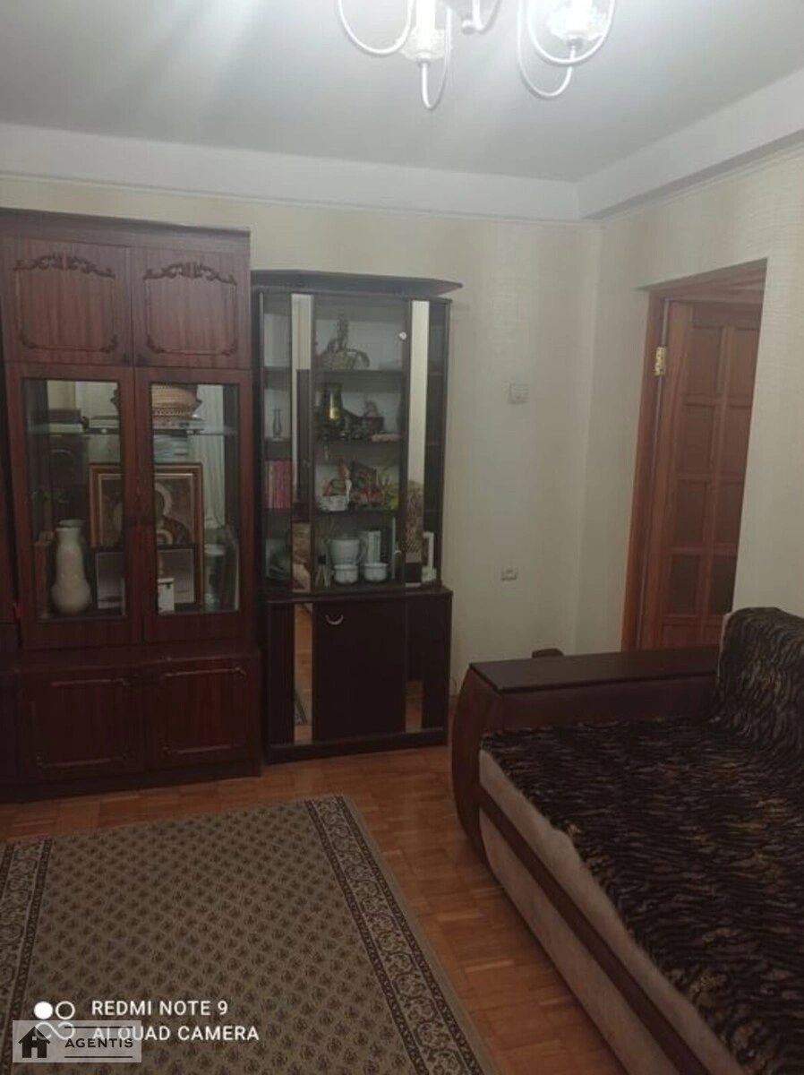 Apartment for rent 1 room, 50 m², 1st fl./9 floors. Shevchenkivskyy rayon, Kyiv. 