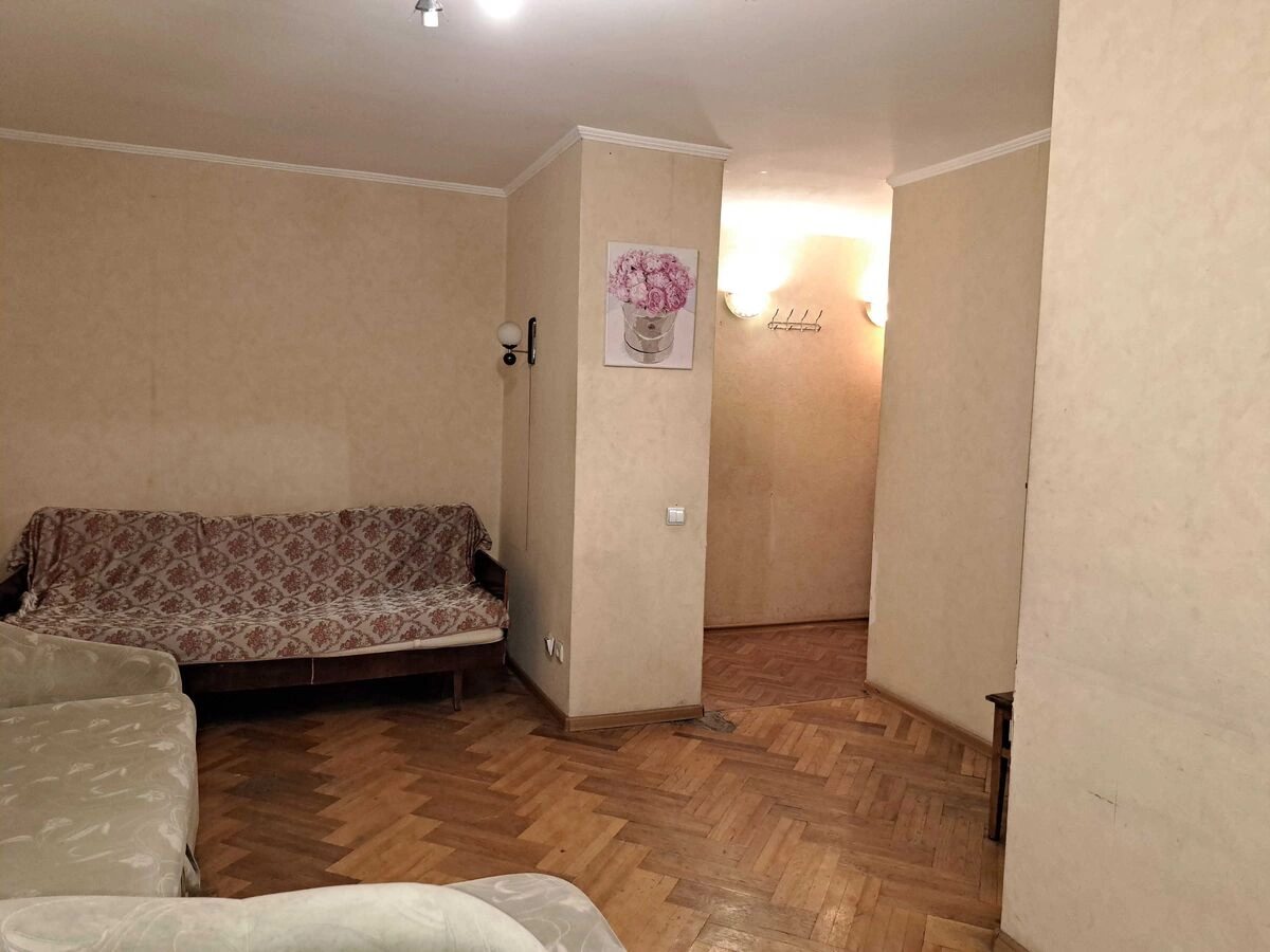 Продаж квартири 1 кімната, 32 m², 2 пов./5 поверхів. 12, Відрадний 12, Київ. 