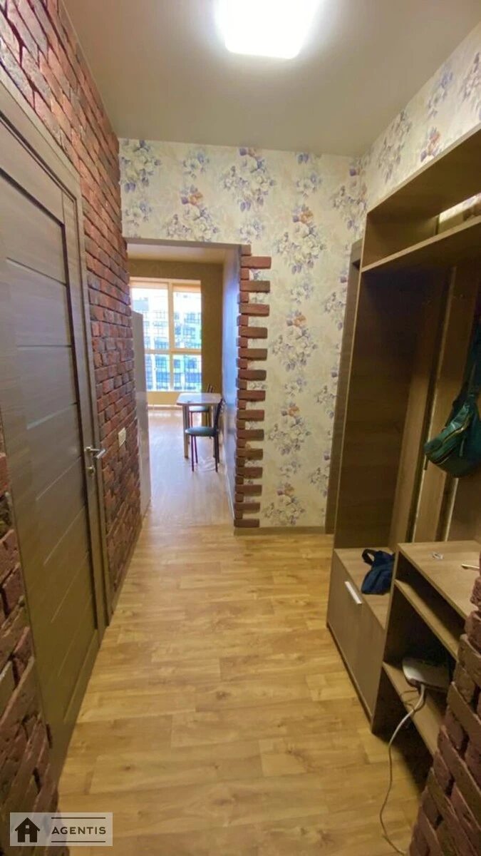 Apartment for rent 1 room, 40 m², 8th fl./10 floors. 2, Edynstva , Kryukivshchyna. 