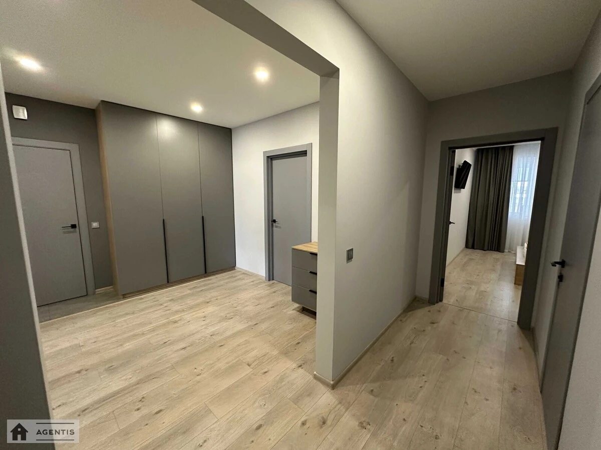 Сдам квартиру 3 комнаты, 103 m², 5 эт./13 этажей. 83, Юрія Іллєнка вул. (Мельникова), Киев. 