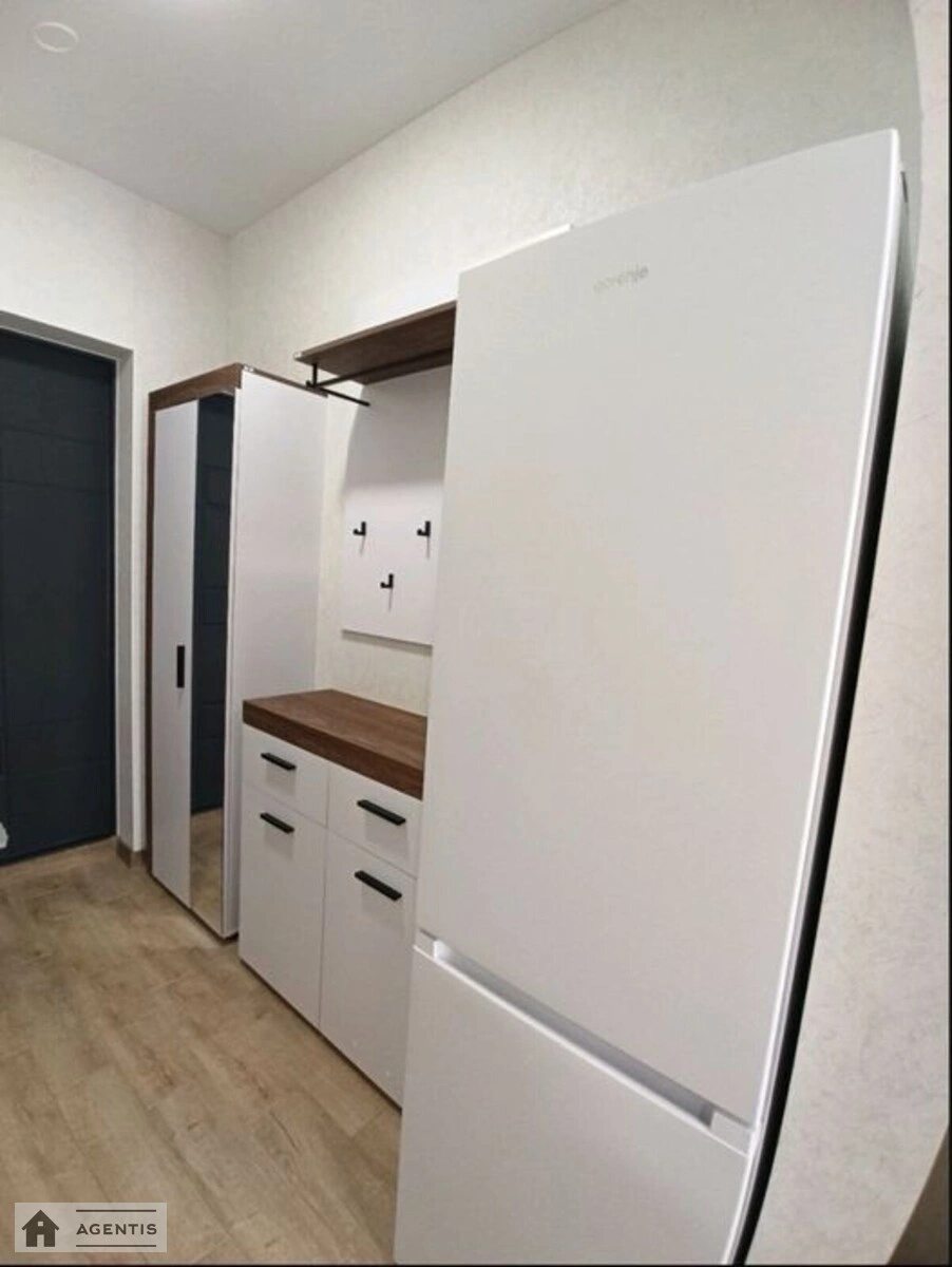 Сдам квартиру 1 комната, 32 m², 12 эт./25 этажей. Петра Радченка вул., Киев. 