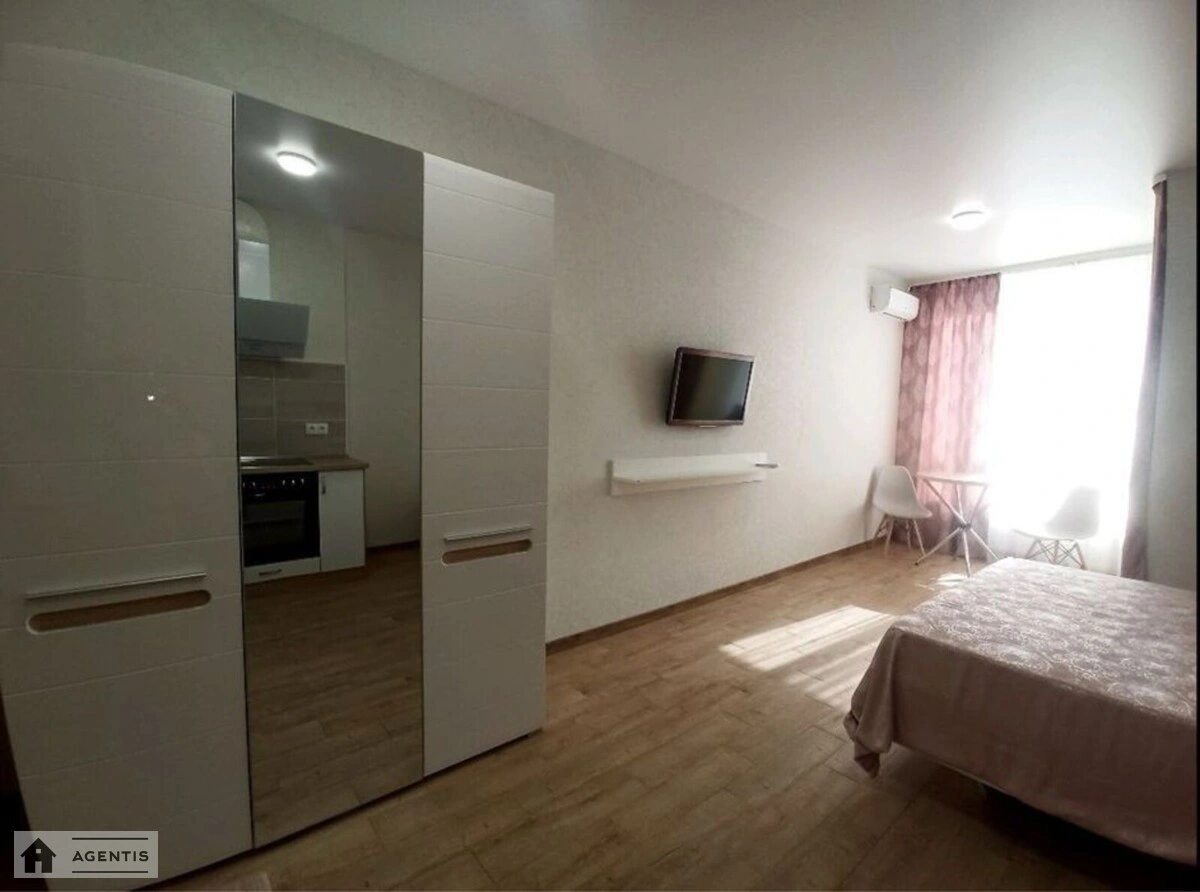 Сдам квартиру 1 комната, 32 m², 12 эт./25 этажей. Петра Радченка вул., Киев. 