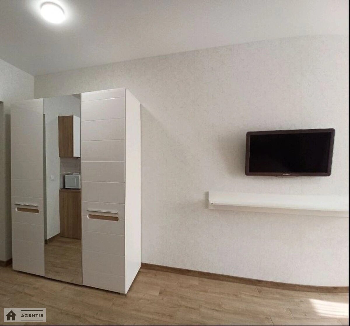 Apartment for rent 1 room, 32 m², 12th fl./25 floors. Petra Radchenka vul., Kyiv. 