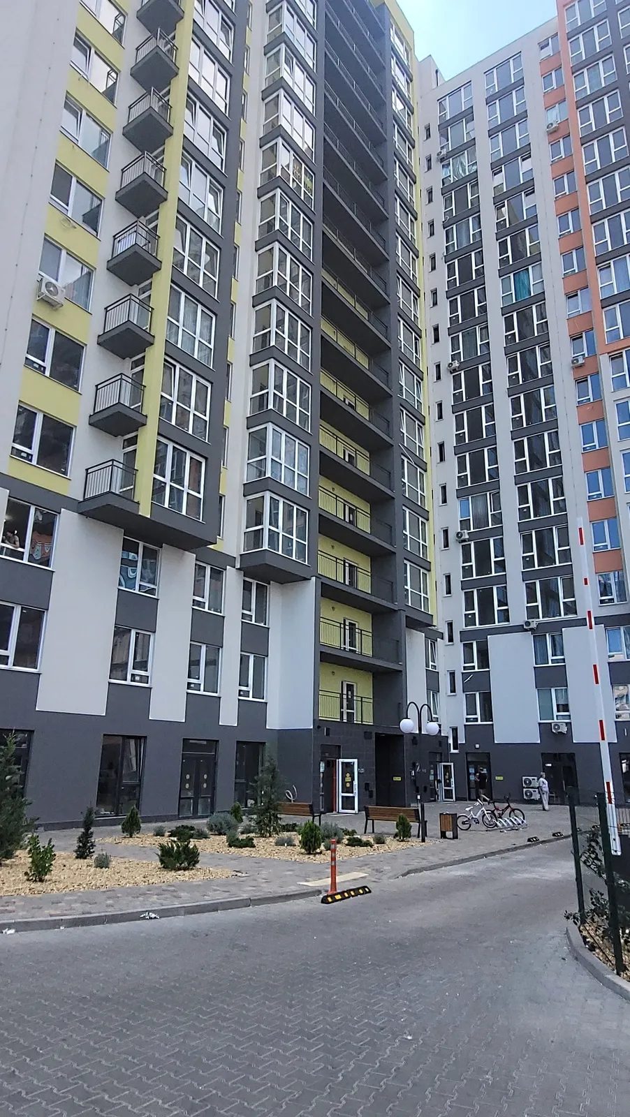 Apartments for sale 1 room, 38 m², 4th fl./17 floors. Vylyamsa Akademyka ul., Odesa. 