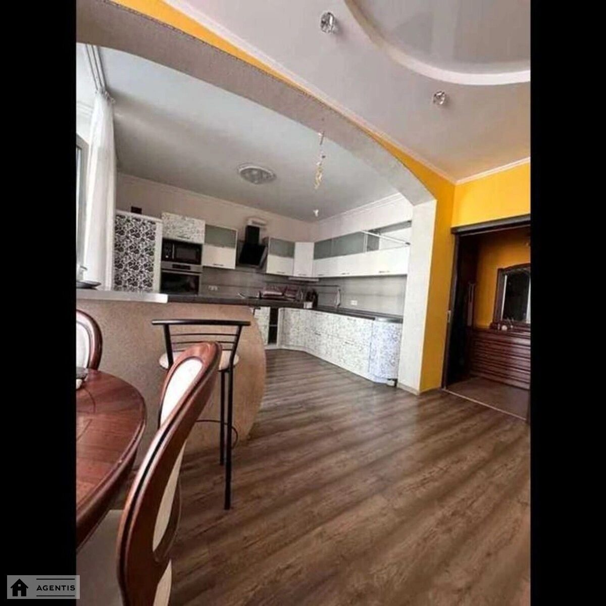 Apartment for rent 3 rooms, 81 m², 5th fl./9 floors. Arkhitektora Verbytskoho vul., Kyiv. 