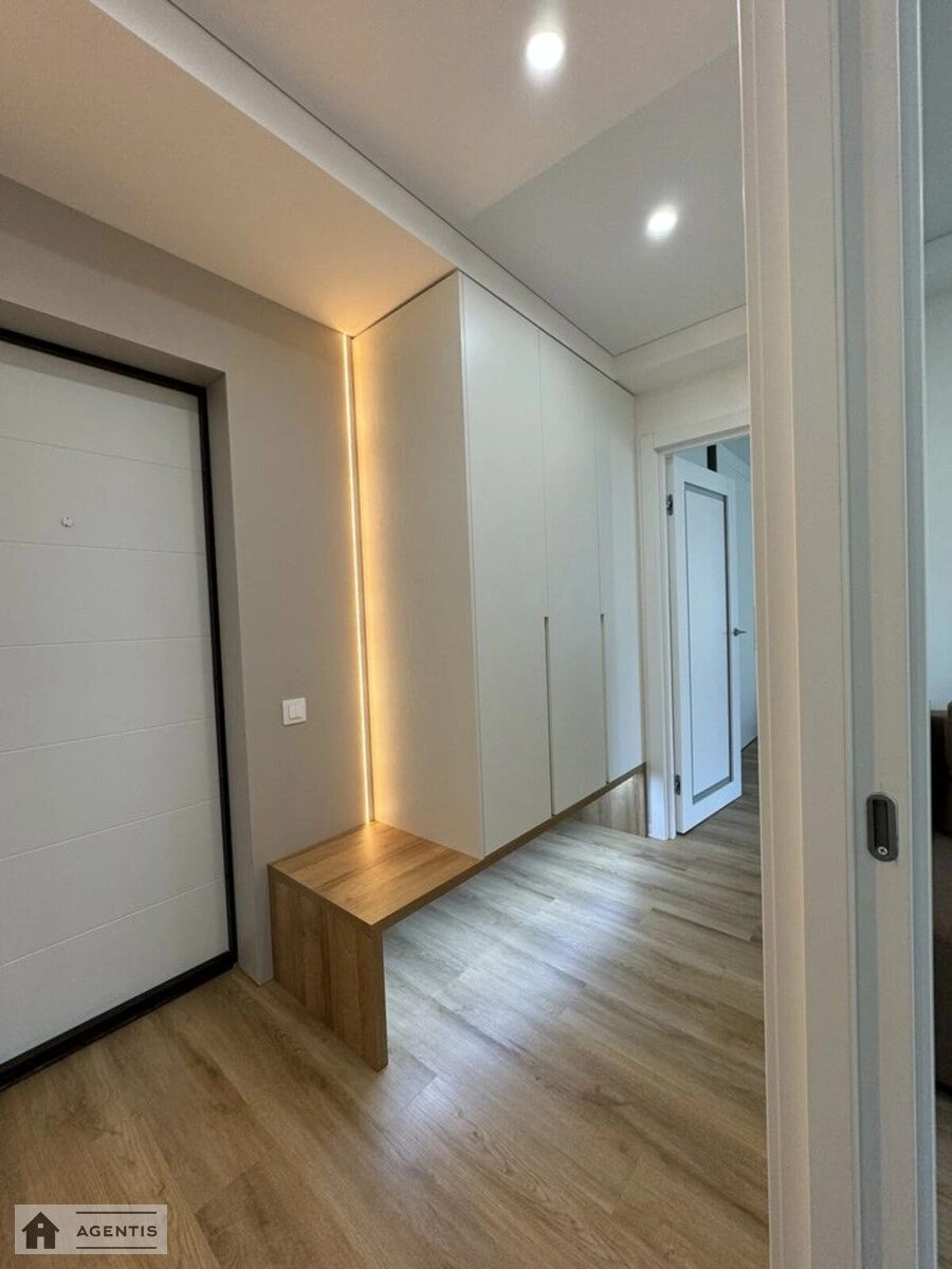 Сдам квартиру 2 комнаты, 50 m², 5 эт./9 этажей. 25, Энтузиастов 25, Киев. 