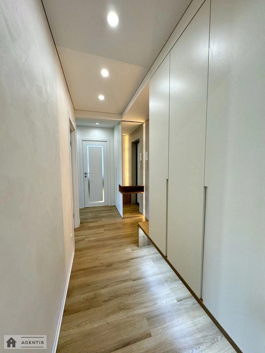 Сдам квартиру 2 комнаты, 50 m², 5 эт./9 этажей. 25, Энтузиастов 25, Киев. 