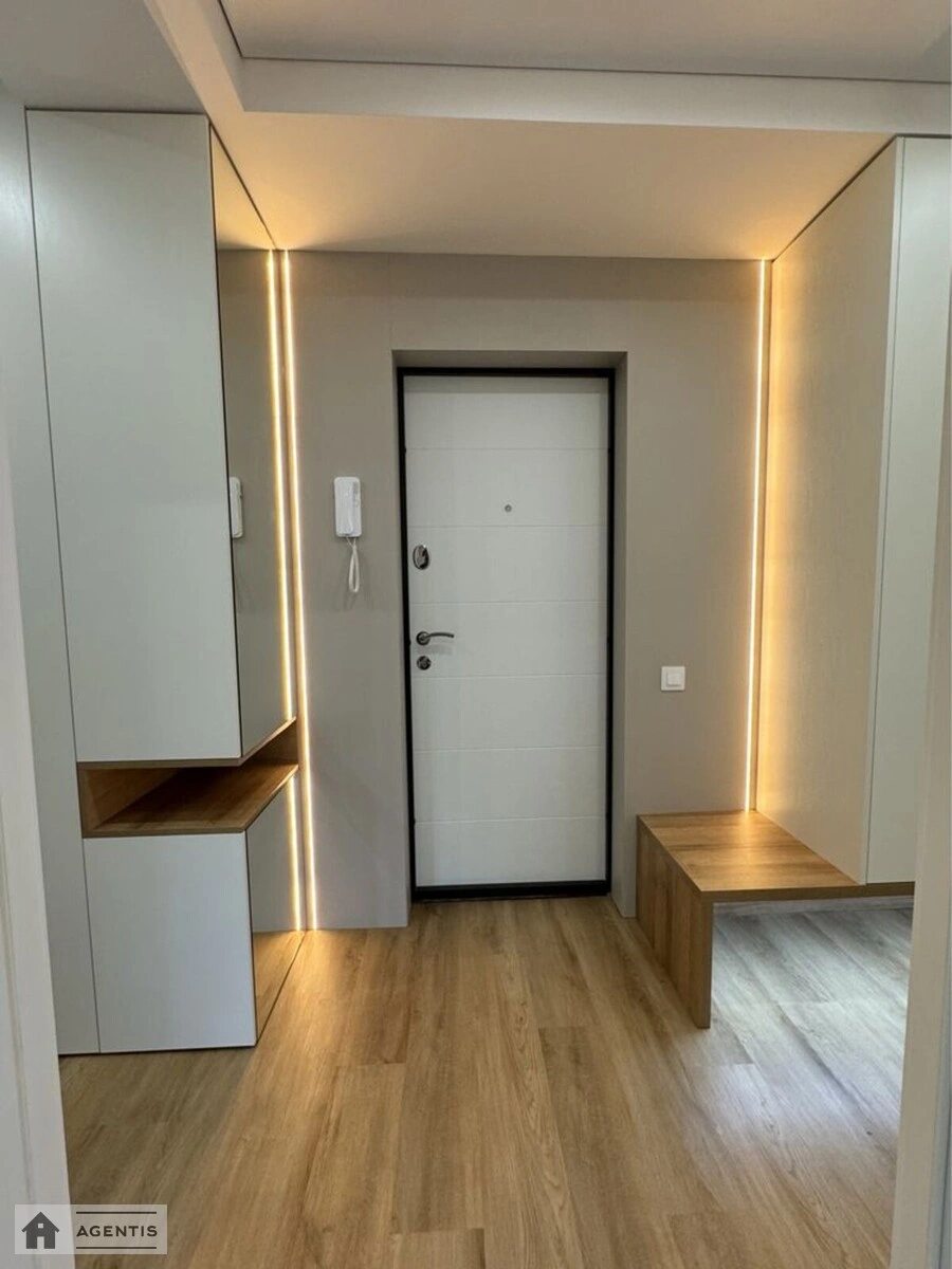 Сдам квартиру 2 комнаты, 50 m², 5 эт./9 этажей. 25, Энтузиастов 25, Киев. 