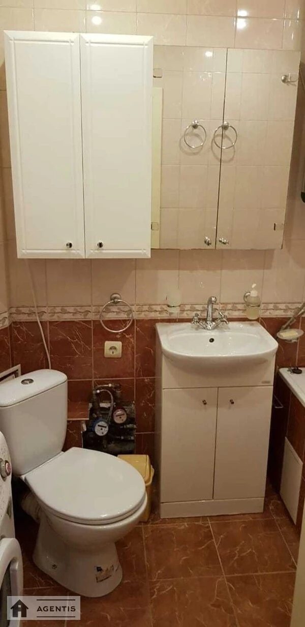 Сдам квартиру 1 комната, 30 m², 2 эт./9 этажей. 3, Олександра Махова вул. (Жолудєва), Киев. 