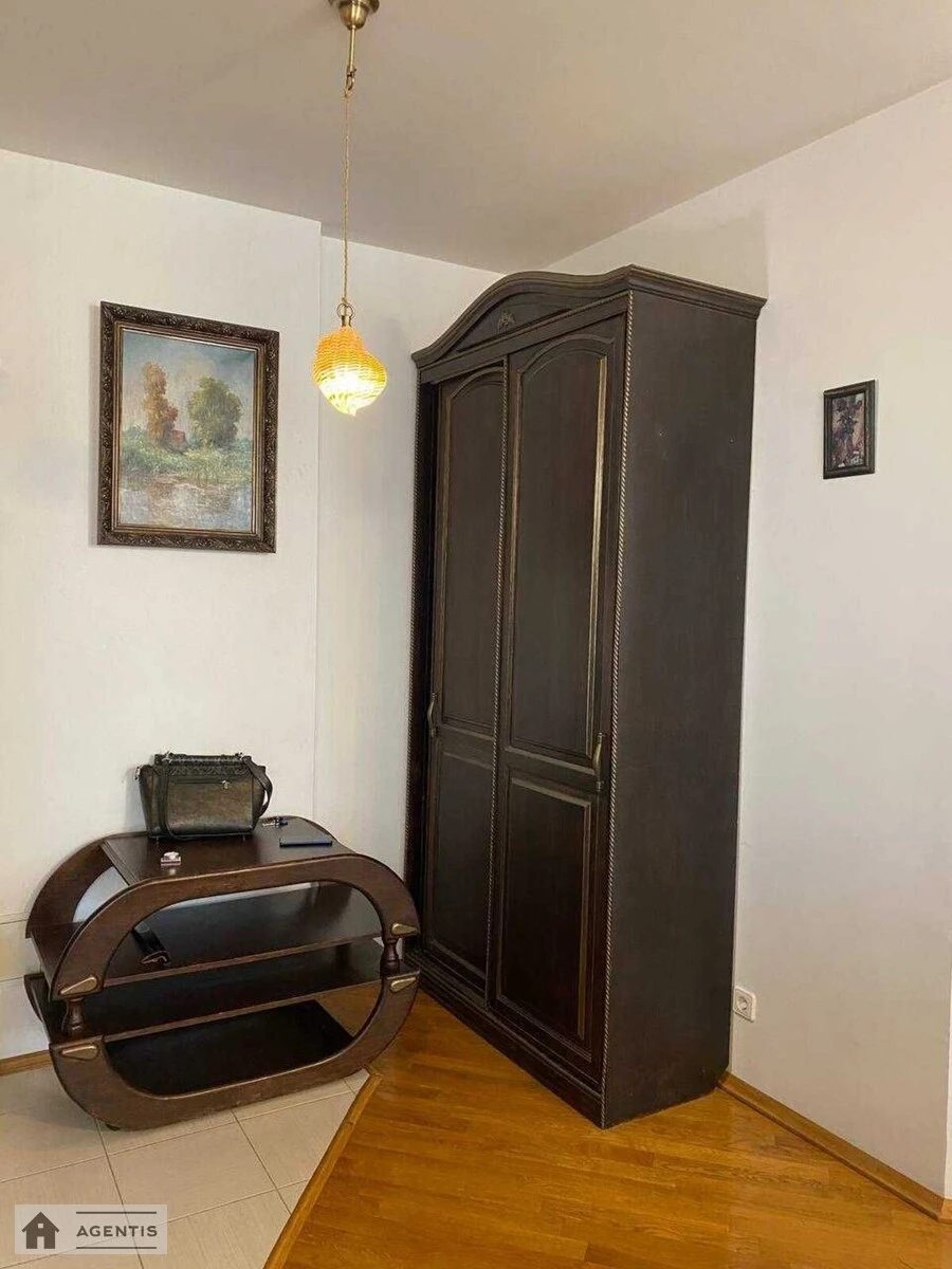 Сдам квартиру 1 комната, 48 m², 8 эт./16 этажей. 16, Федора Ернста вул., Киев. 