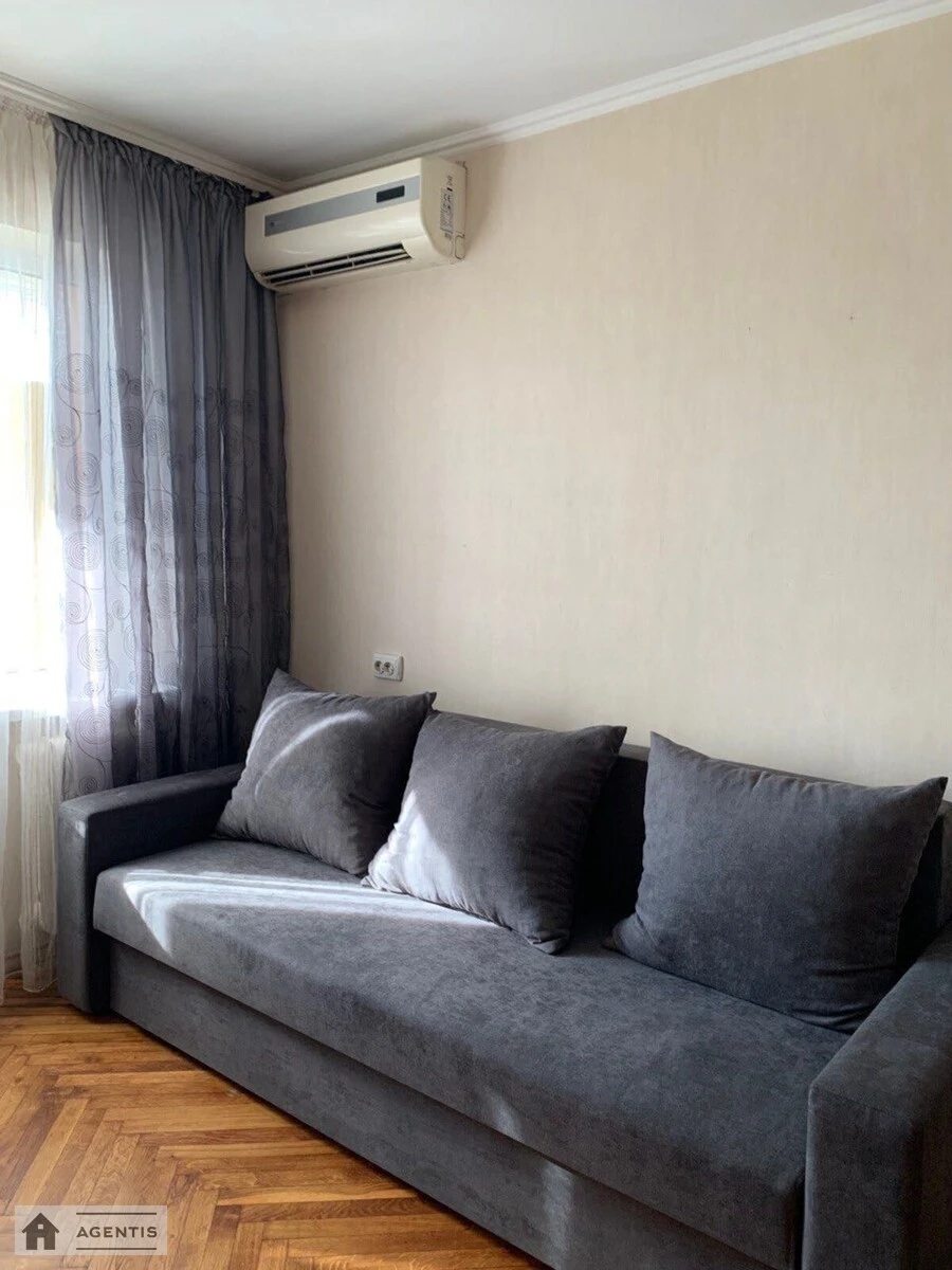 Apartment for rent 2 rooms, 45 m², 7th fl./9 floors. Mykoly Lavrukhina vul., Kyiv. 