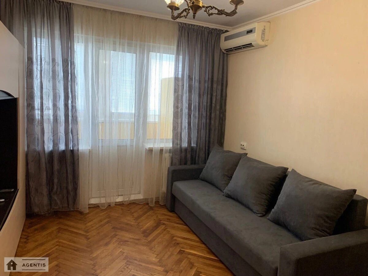 Сдам квартиру 2 комнаты, 45 m², 7 эт./9 этажей. Миколи Лаврухіна вул., Киев. 