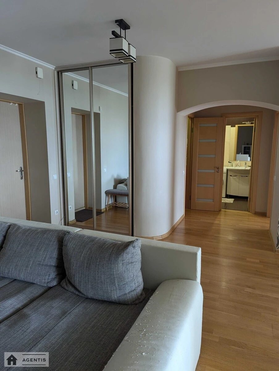 Apartment for rent 2 rooms, 80 m², 13th fl./14 floors. Kadetskiy Gay, Kyiv. 