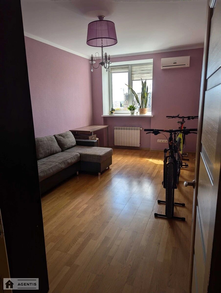 Сдам квартиру 2 комнаты, 80 m², 13 эт./14 этажей. Кадетский Гай, Киев. 