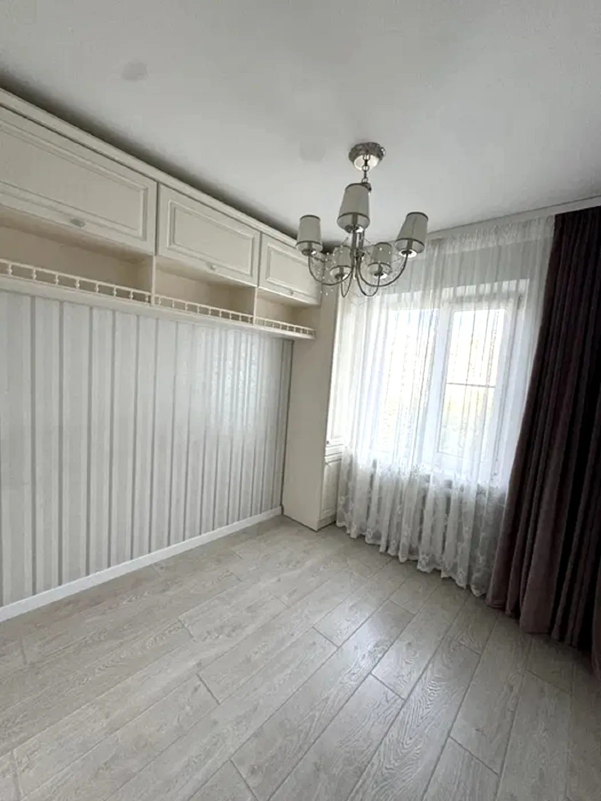 Apartments for sale 3 rooms, 65 m², 6th fl./9 floors. 14, Arkhytektorskaya ul., Odesa. 