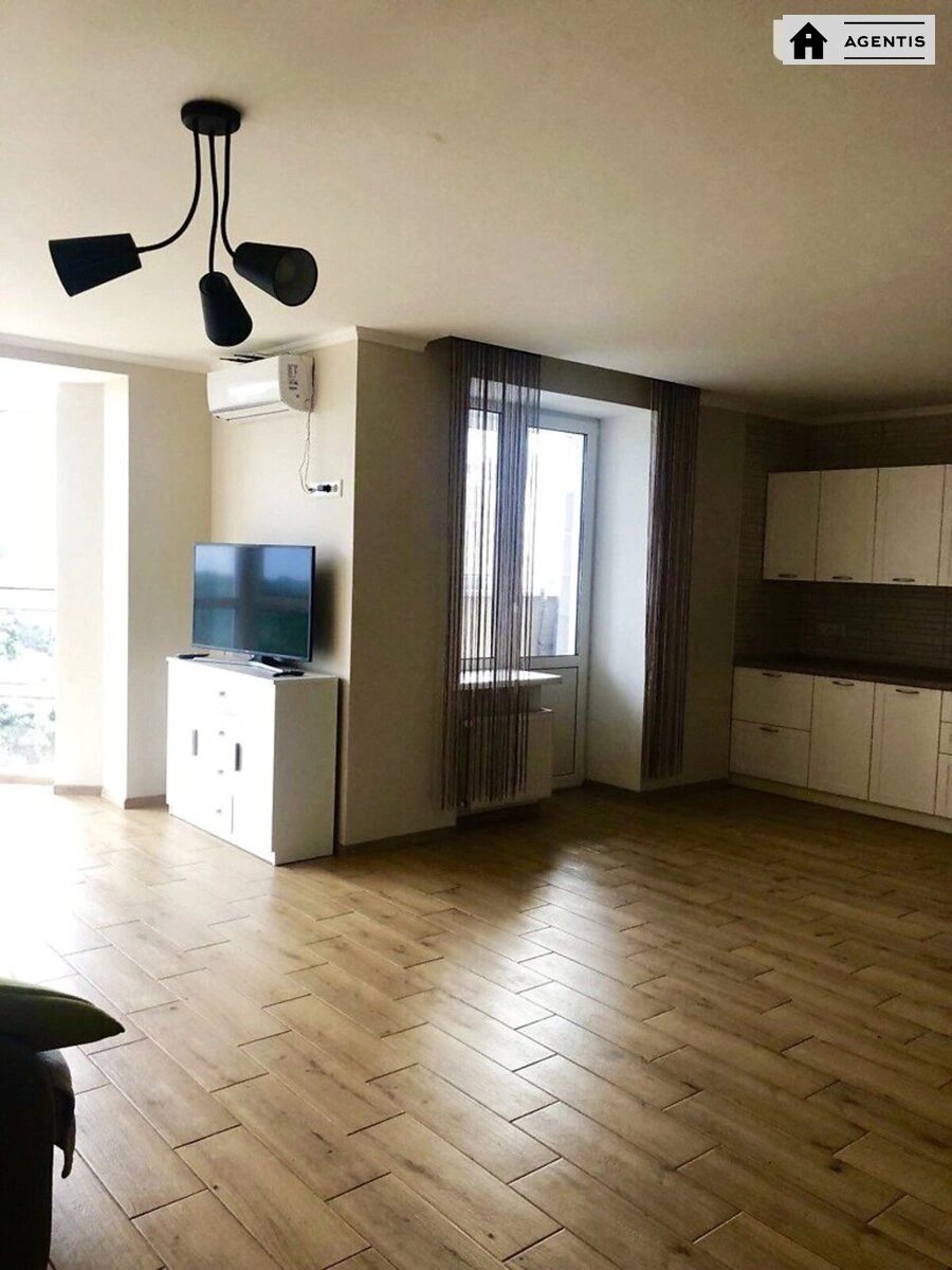 Сдам квартиру 2 комнаты, 80 m², 11 эт./20 этажей. 35, Герцена 35, Киев. 