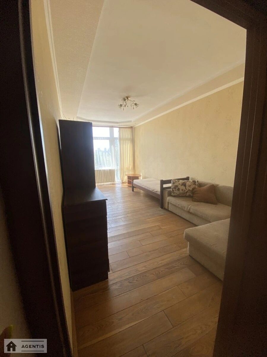 Apartment for rent 1 room, 48 m², 4th fl./22 floors. Obolonskyy rayon, Kyiv. 