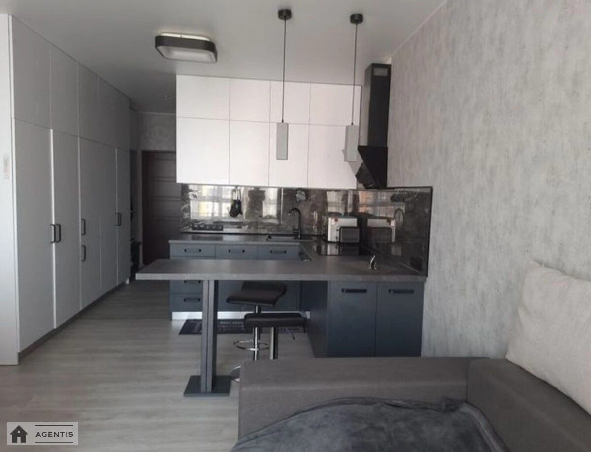 Apartment for rent 1 room, 31 m², 19th fl./26 floors. Kahovska, Kyiv. 