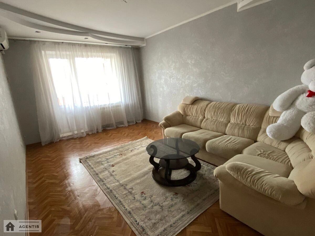 Apartment for rent 3 rooms, 70 m², 9th fl./16 floors. 40, Chervonoyi Kalyny prosp. Volodymyra Mayakovskoho, Kyiv. 