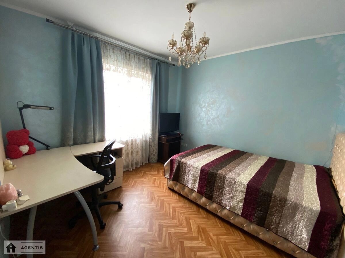 Apartment for rent 3 rooms, 70 m², 9th fl./16 floors. 40, Chervonoyi Kalyny prosp. Volodymyra Mayakovskoho, Kyiv. 