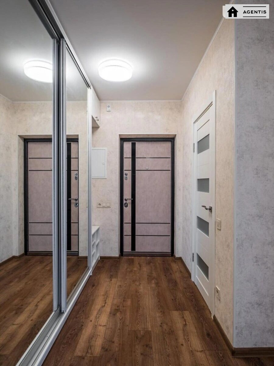 Сдам квартиру 2 комнаты, 55 m², 15 эт./25 этажей. 144, Валерія Лобановського просп. (Червонозоряний), Киев. 