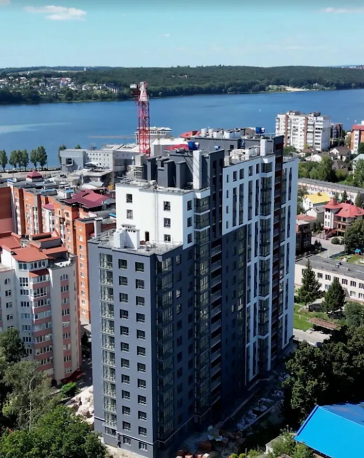 Продаж квартири 3 кімнати, 82 m², 7 пов./16 поверхів. Новый свет, Тернопіль. 