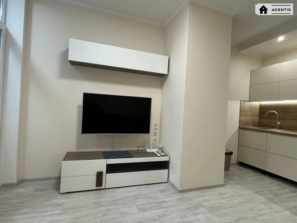 Apartment for rent 1 room, 48 m², 10th fl./24 floors. 32, Anny Akhmatovoyi vul., Kyiv. 