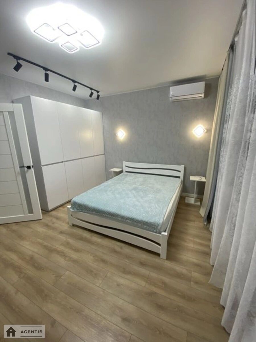 Сдам квартиру 1 комната, 47 m², 7 эт./22 этажа. 8, Гліба Бабіча вул. (Канальна), Киев. 