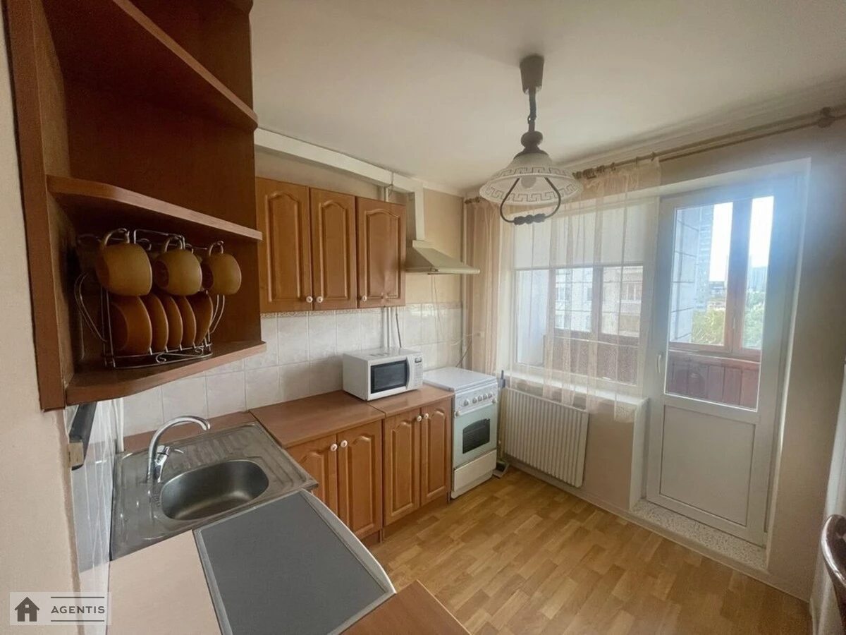 Сдам квартиру 1 комната, 34 m², 12 эт./16 этажей. 14, Андрія Мельника вул. (Генерала Тупікова), Киев. 