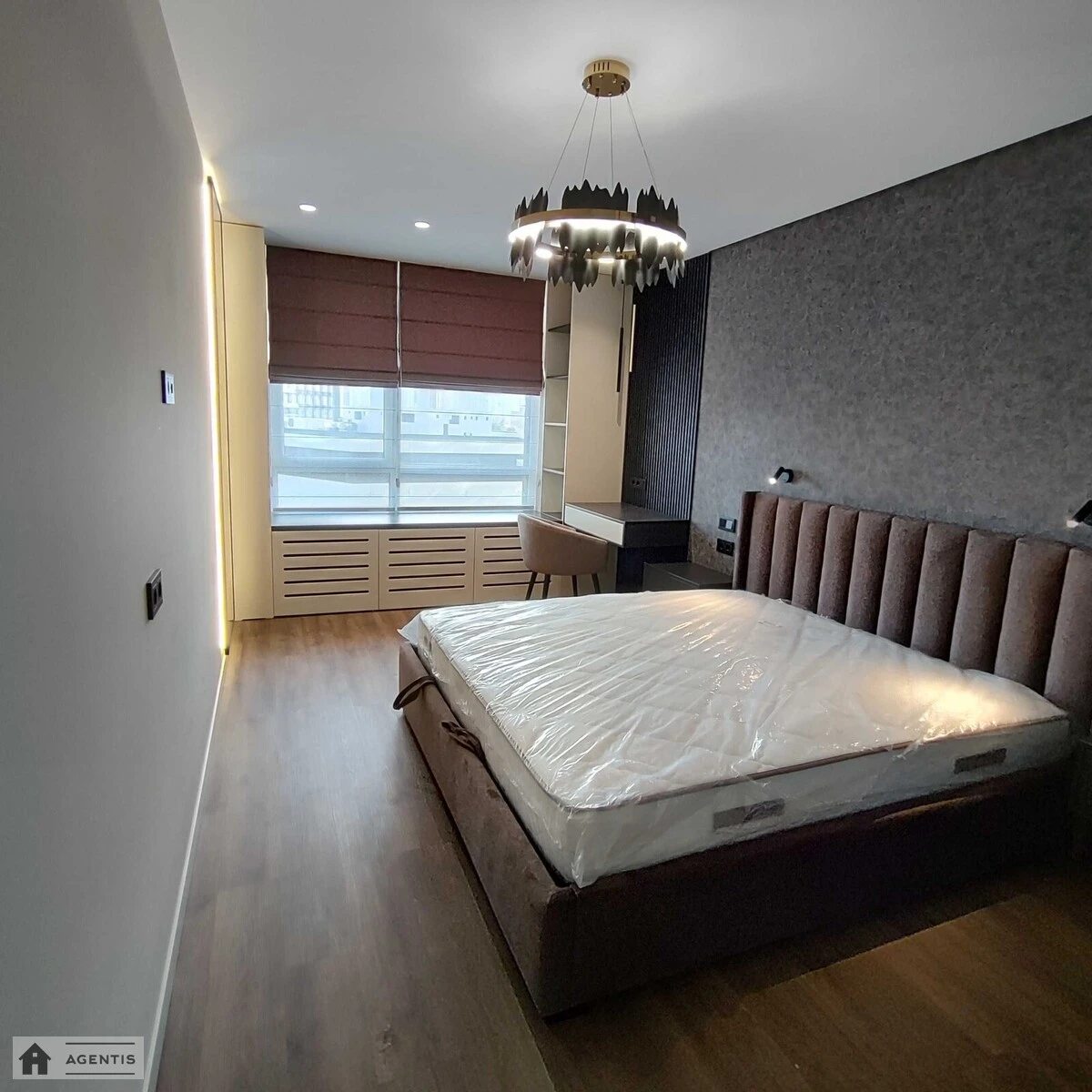 Apartment for rent 2 rooms, 83 m², 6th fl./26 floors. 15, Dniprovs'ka embankment 15, Kyiv. 