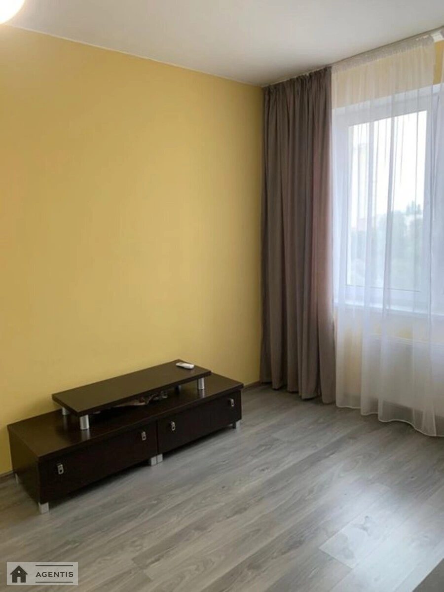 Сдам квартиру 1 комната, 35 m², 4 эт./10 этажей. 34, Сергія Данченка вул., Киев. 