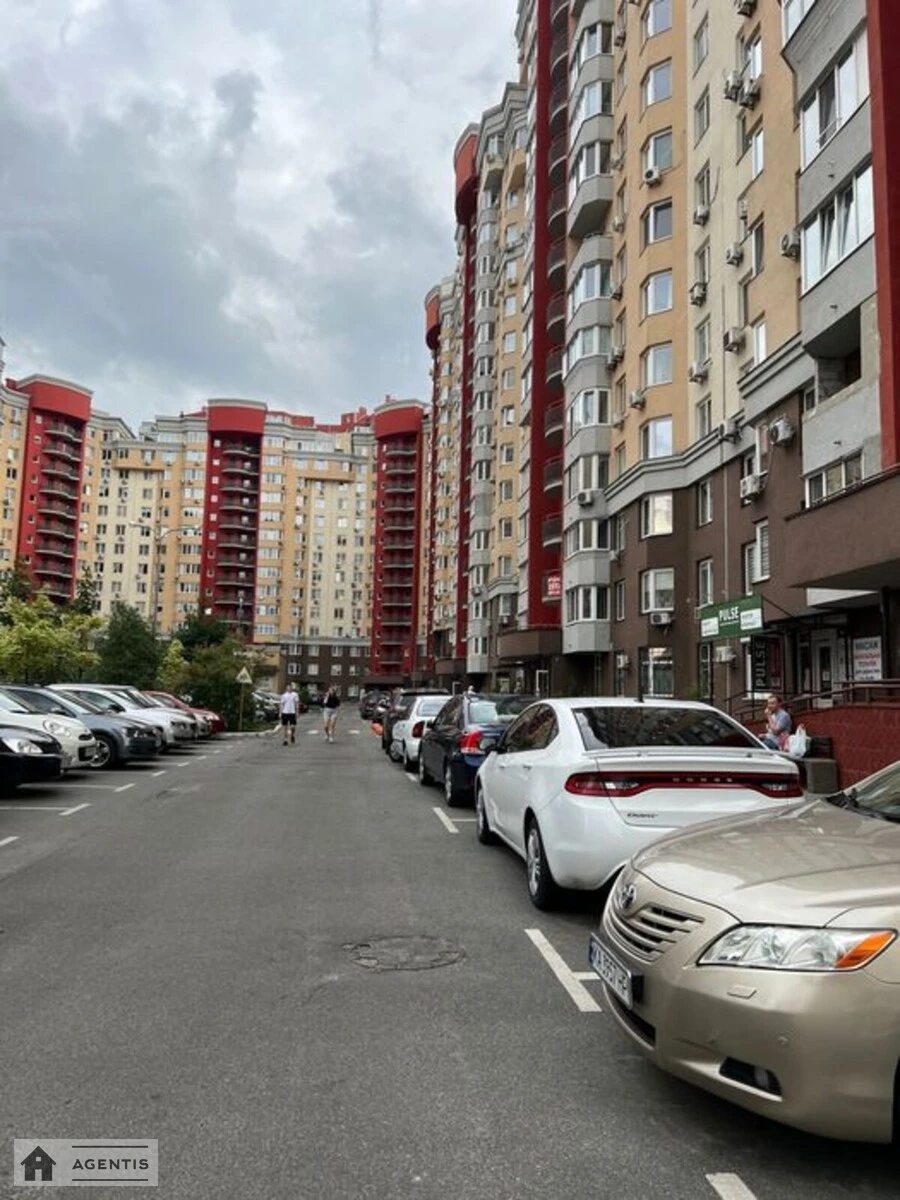 Сдам квартиру 1 комната, 53 m², 10 эт./16 этажей. 50, Юлії Здановської вул. (Михайла Ломоносова), Киев. 