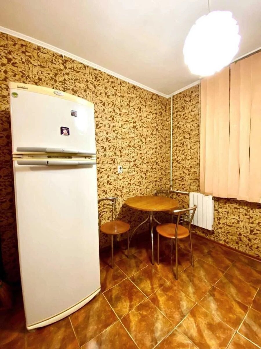 Apartment for rent 2 rooms, 45 m², 1st fl./11 floors. 14, Arkhitektora Verbytskoho vul., Kyiv. 