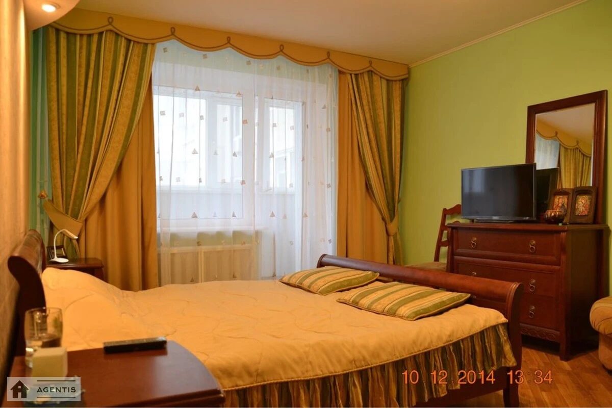 Apartment for rent 3 rooms, 82 m², 10th fl./25 floors. 1, Svyatoshynska 1, Kyiv. 