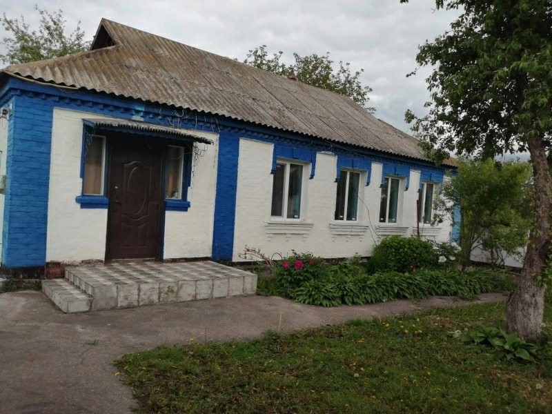 House for sale. 4 rooms, 70 m², 1 floor. Vysoka, Uzyn. 