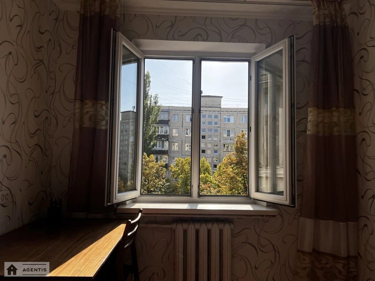 Apartment for rent 2 rooms, 60 m², 6th fl./9 floors. 14, Lyatoshynskogo 14, Kyiv. 