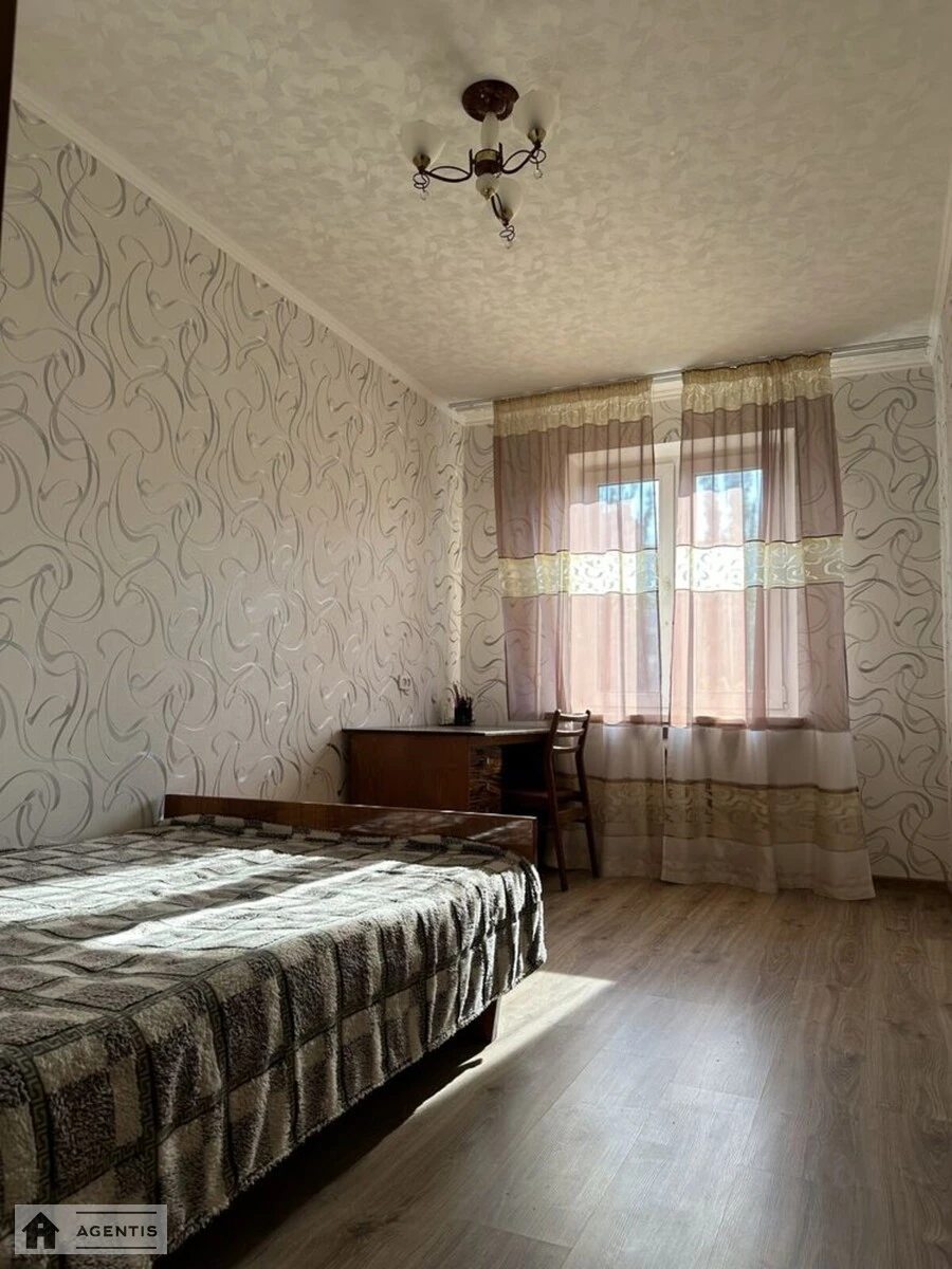 Здам квартиру 2 кімнати, 60 m², 6 пов./9 поверхів. 14, Лятошинського 14, Київ. 