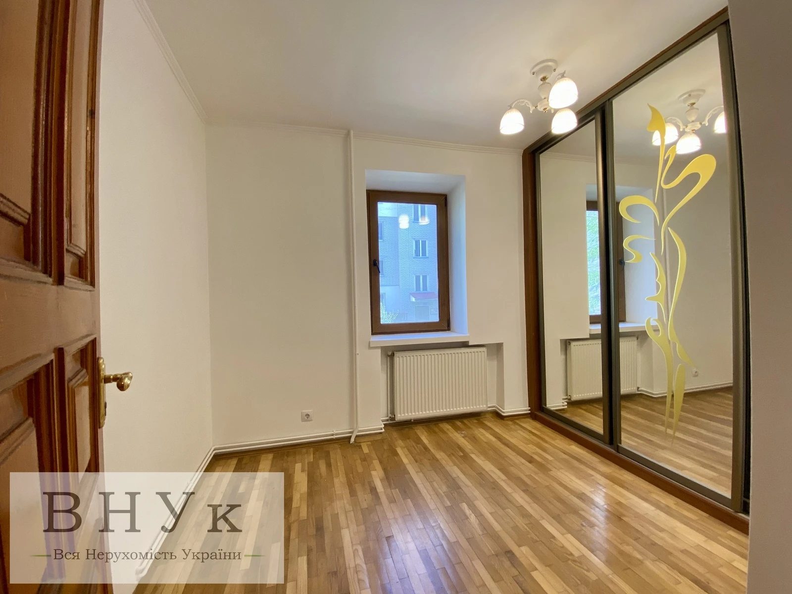 Продаж квартири 3 кімнати, 58 m², 1 пов./5 поверхів. Карпенка , Тернопіль. 