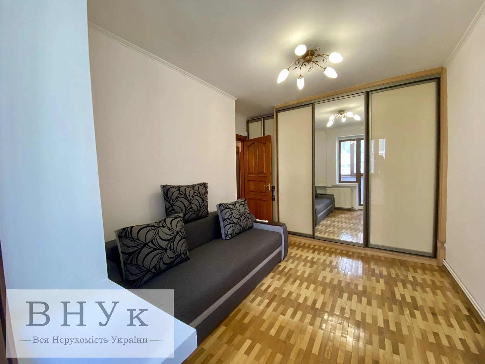 Продаж квартири 3 кімнати, 58 m², 1 пов./5 поверхів. Карпенка , Тернопіль. 