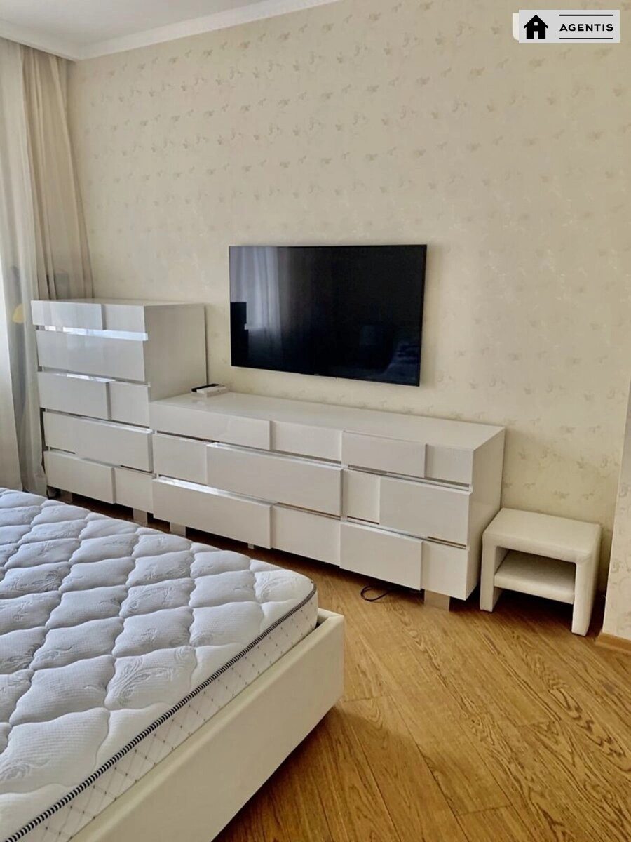 Сдам квартиру 1 комната, 80 m², 18 эт./26 этажей. 371, Василя Тютюнника вул. (Анрі Барбюса), Киев. 