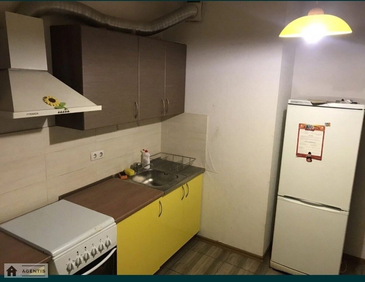 Здам квартиру 1 кімната, 58 m², 7 пов./16 поверхів. Любомира Гузара просп. (Космонавта Комарова), Київ. 