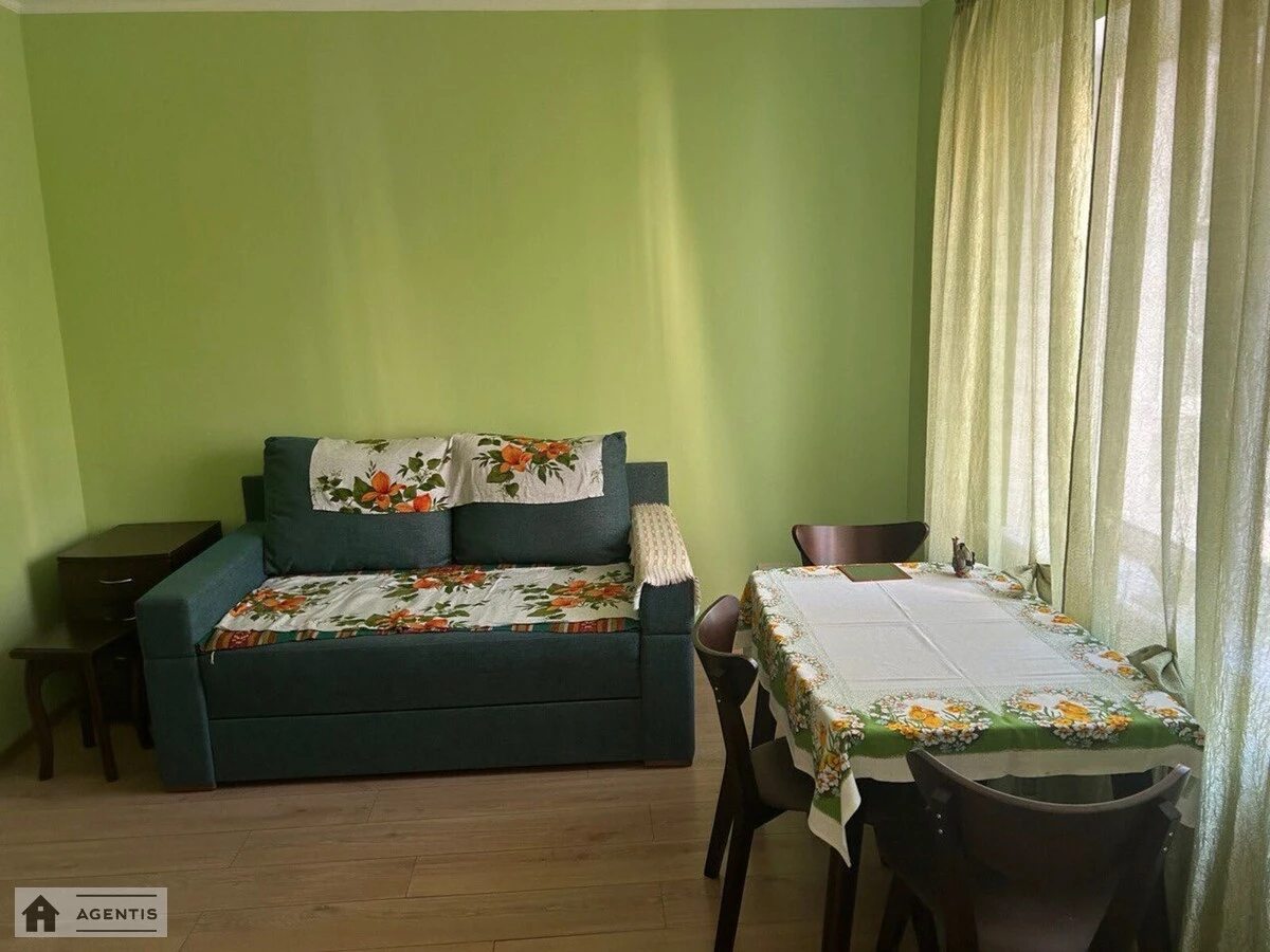 Apartment for rent 2 rooms, 52 m², 3rd fl./9 floors. 10, Pryozerna 10, Kyiv. 