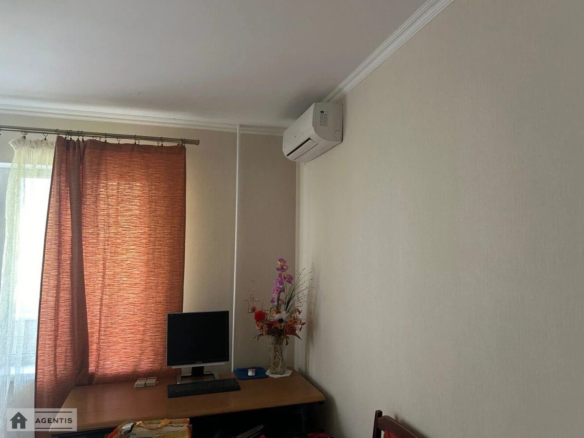 Apartment for rent 2 rooms, 52 m², 3rd fl./9 floors. 10, Pryozerna 10, Kyiv. 